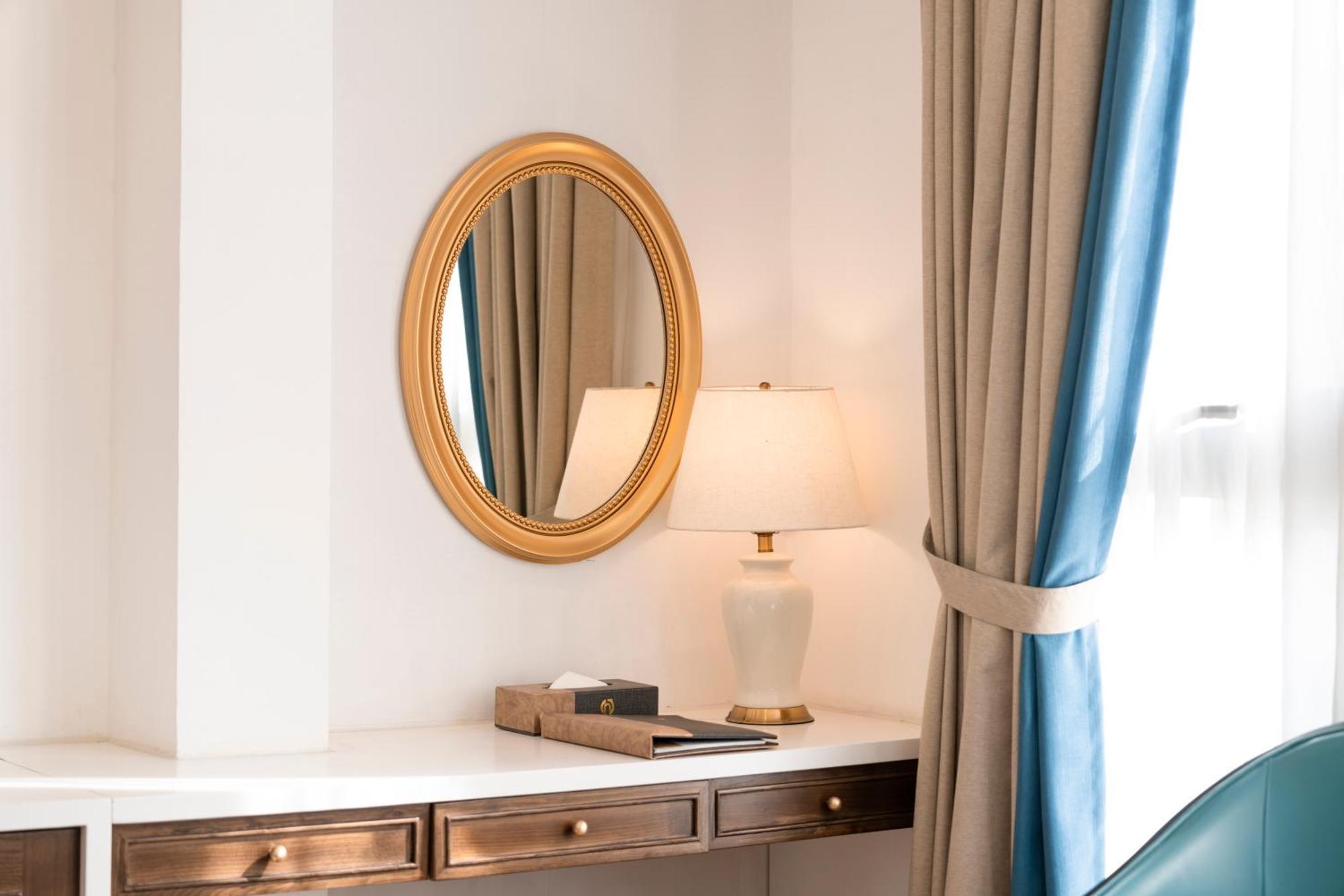 Minasi Hanoioi Lakeside Hotel Екстериор снимка