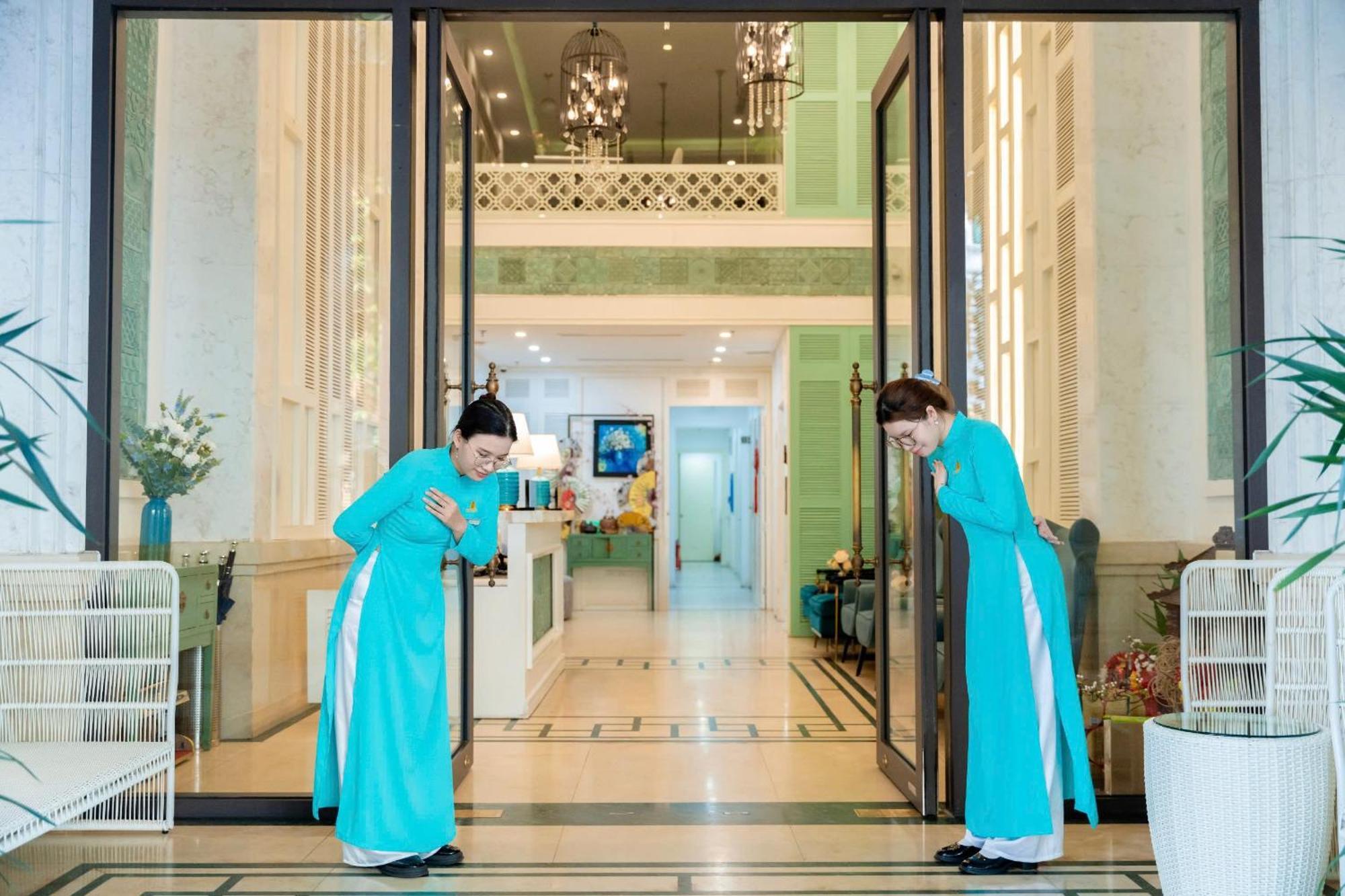 Minasi Hanoioi Lakeside Hotel Екстериор снимка